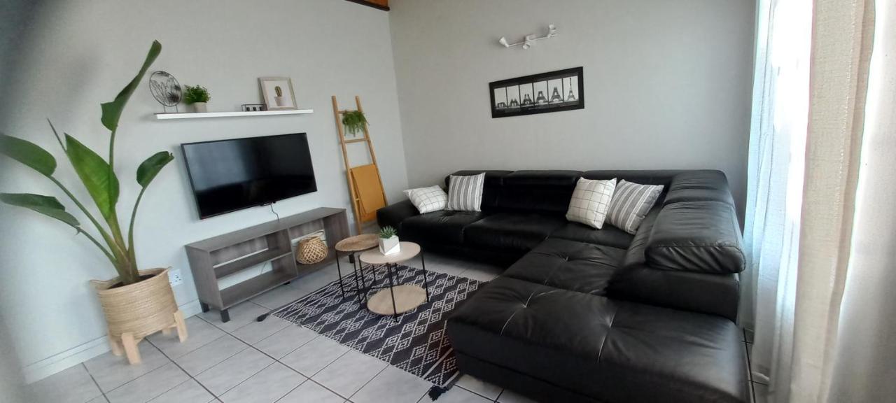 Mucha Airbnb Ξενοδοχείο Γουάλβις Μπέι Εξωτερικό φωτογραφία